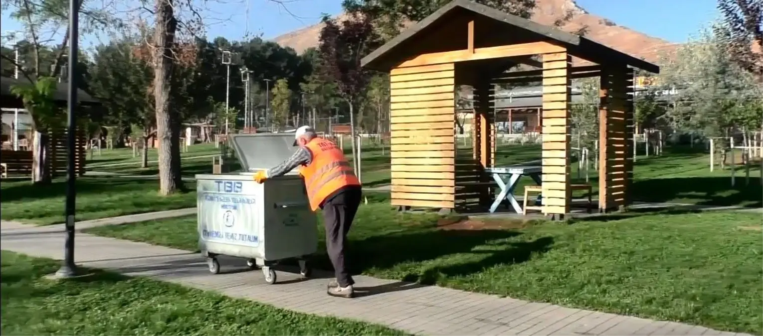 Hazmi Kayaalp’tan Ekmek İslafına Dikkat Çekici Örnek