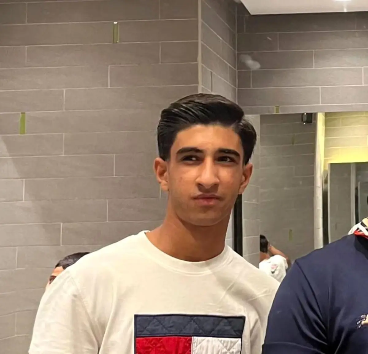 Bıçaklı Kavga: 16 Yaşındaki Genç Hayatını Kaybetti