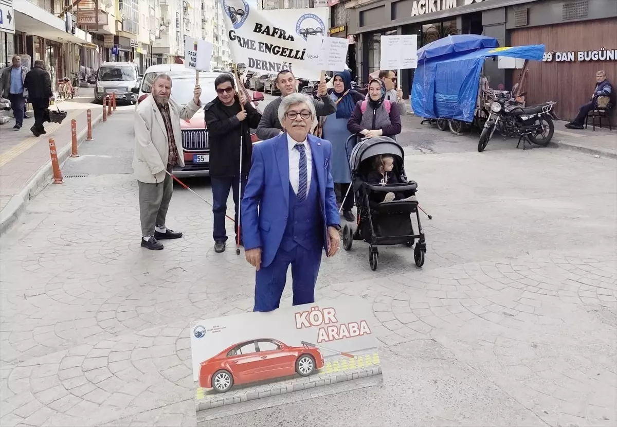 Görme Engelliler Bafra’da Yürüyüş Düzenledi