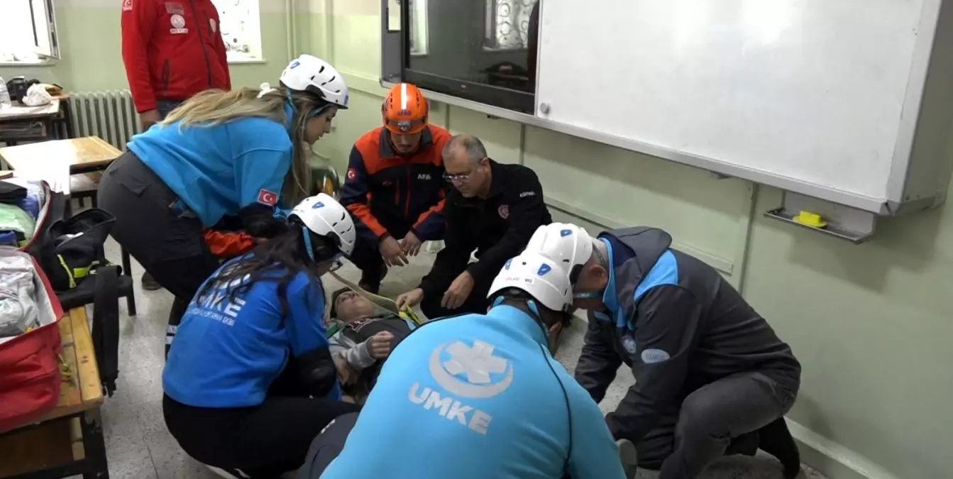 Kırklareli’nde Okullarda Eş Zamanlı Deprem Tatbikatı Yapıldı