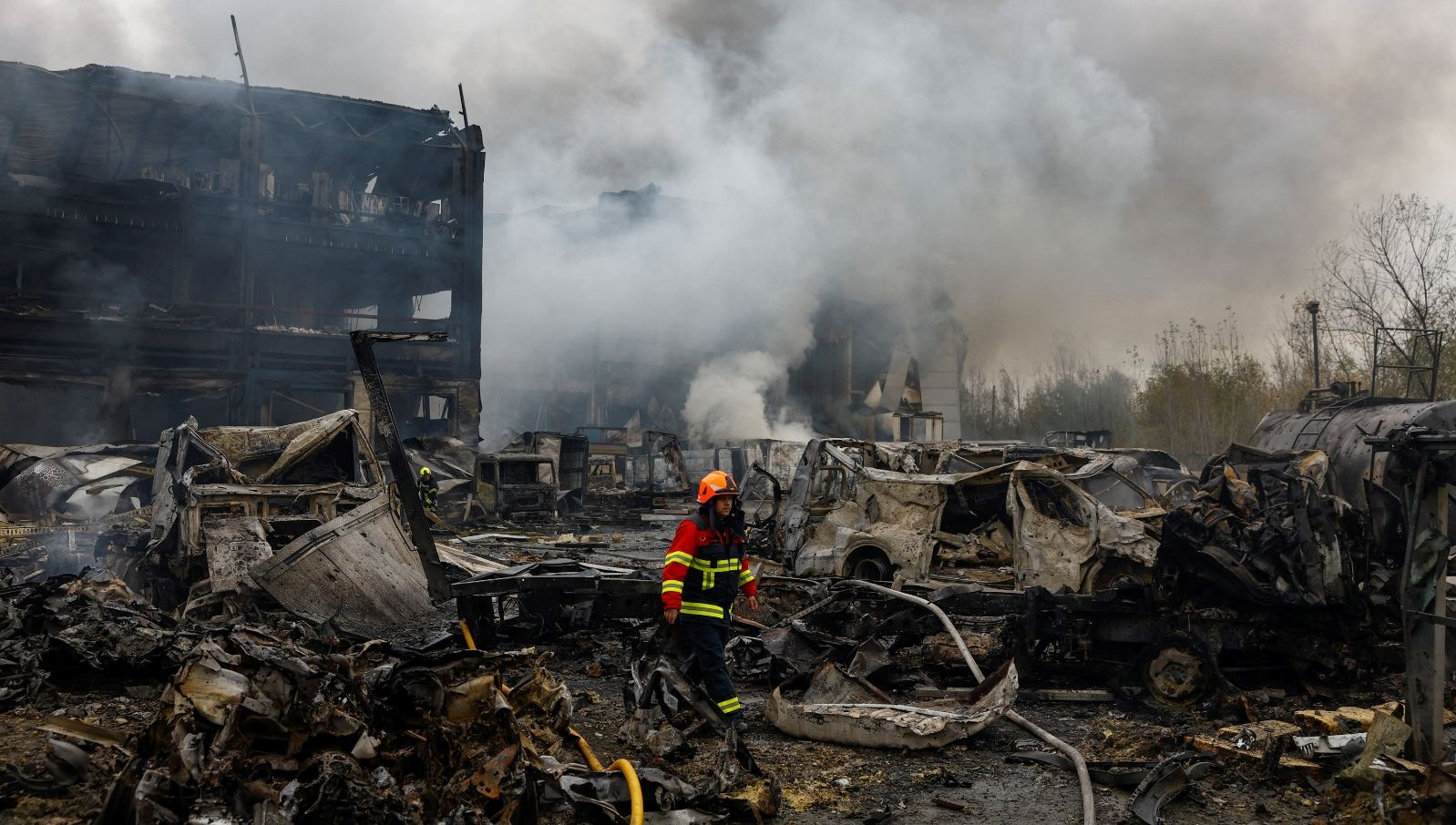 Ukrayna karanlığa gömülüyor: Rusya’nın hedefi enerji altyapısı