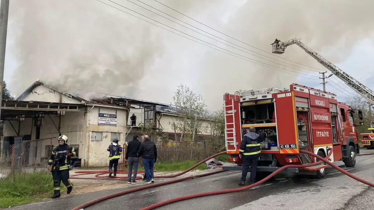 Çayırova’da Mutfak ve Banyo Tezgahı Üretim Tesisinde Yangın