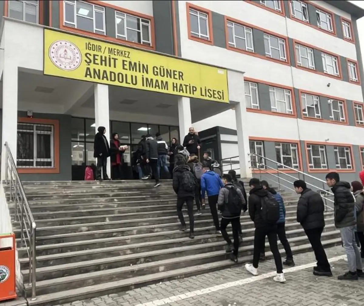 Iğdır’da bıçaklı kavga; lise öğrencisi yaralandı