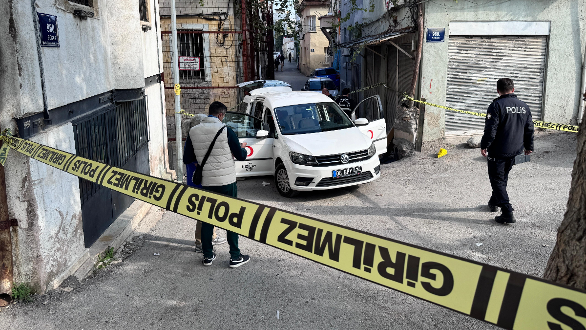 İzmir’de Kızılay personeline silahlı saldırı