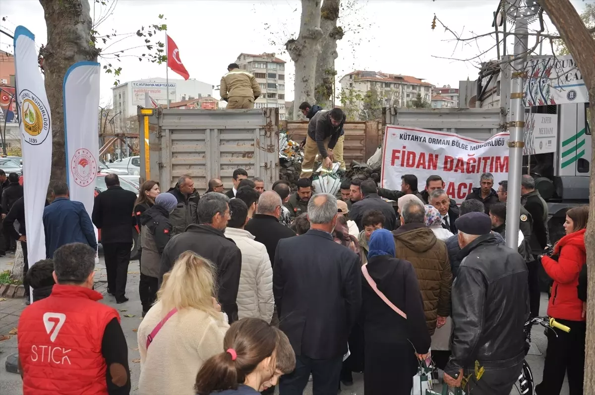 Kütahya’da Fidan Dağıtımı Coşkuyla Gerçekleşti