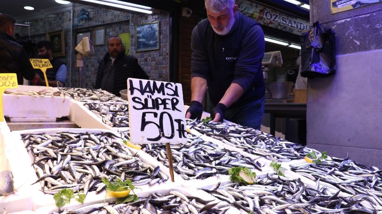 Trabzon’da hamsi bereketi: Kilosu 50 TL’ye düştü