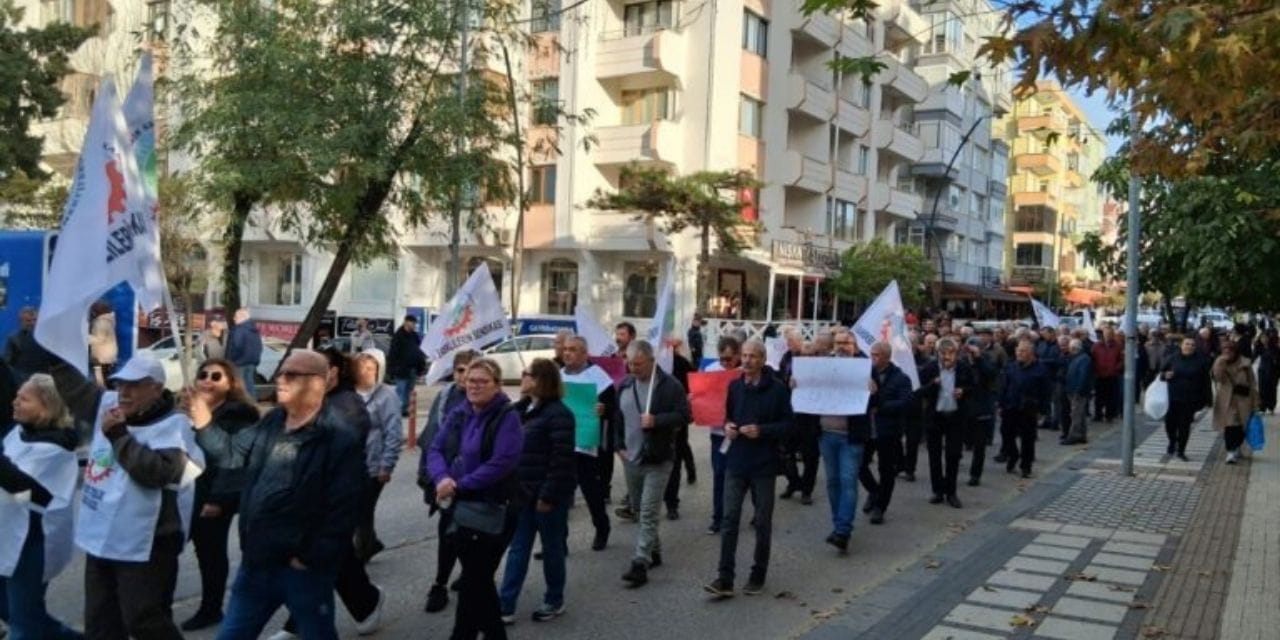 “Yeter artık” diye isyan ettiler sokağa indiler: Bağıra bağıra yürüdüler