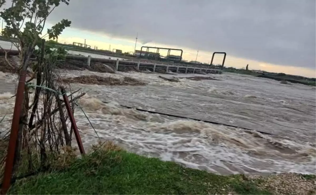 Ayvacık’ta Sağanak Yağışlar Taşkına Neden Oldu