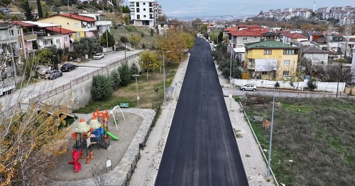 Denizli’de ulaşım ağı sıcak asfaltla yenileniyor