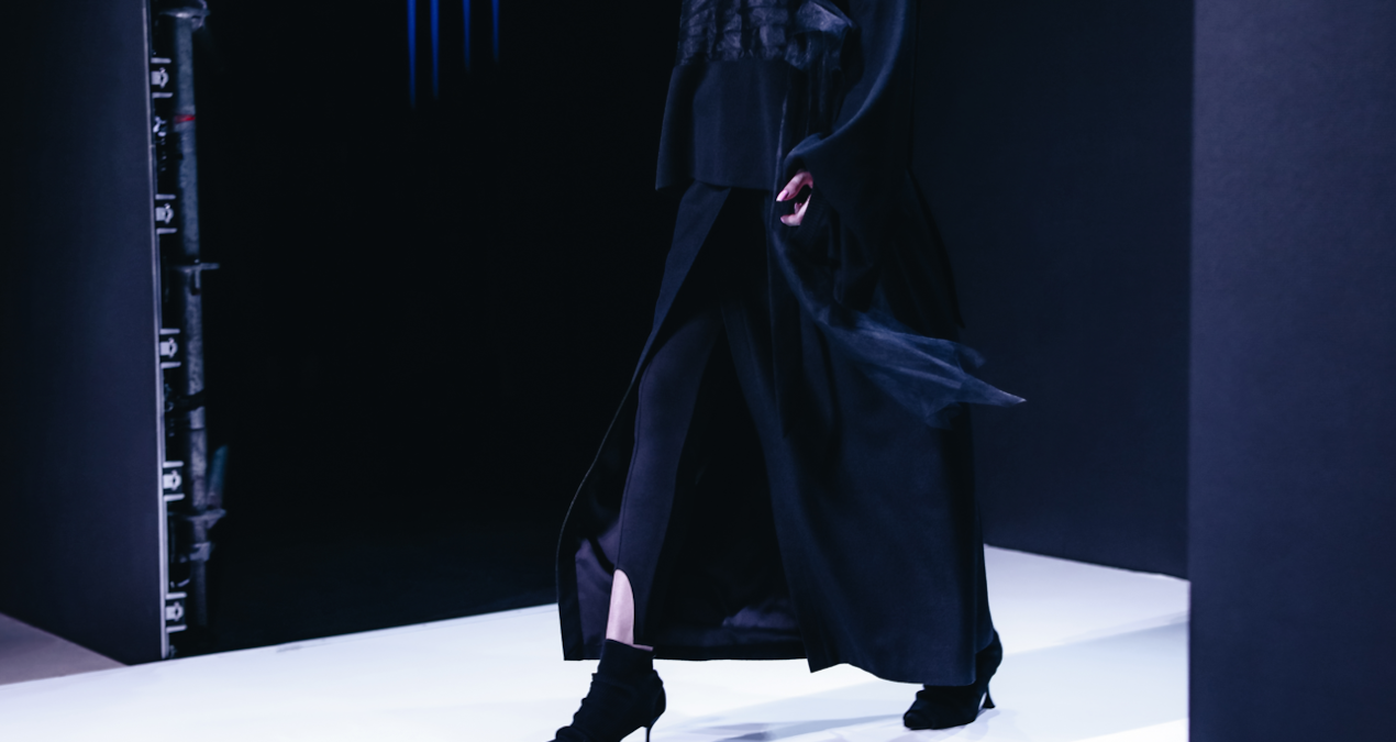 Lüks moda devi el değiştirdi