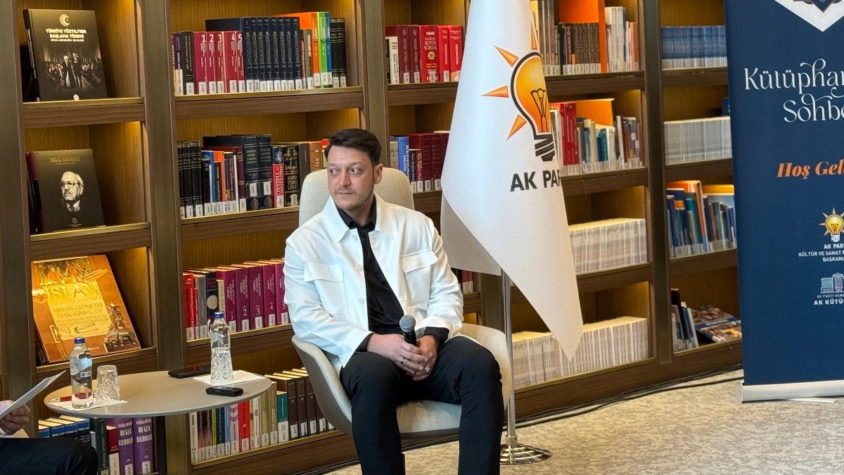 Mesut Özil: Telefonumda en ünlü isim Cumhurbaşkanı