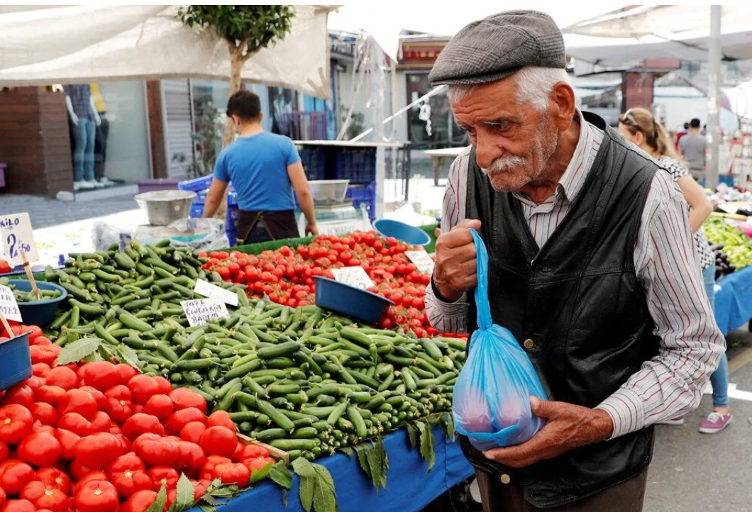 Emekli maaşları üzerindeki tartışmaların yıldız noktası: Uzun yaşıyorlar, sağlıksız yaşıyorlar