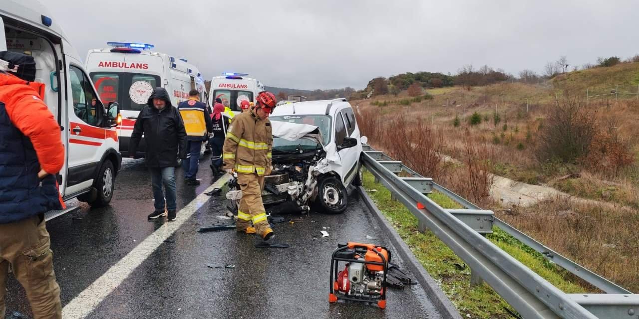 İstanbul-İzmir Otoyolu’nda zincirleme trafik kazası; 1 ölü, 10 yaralı
